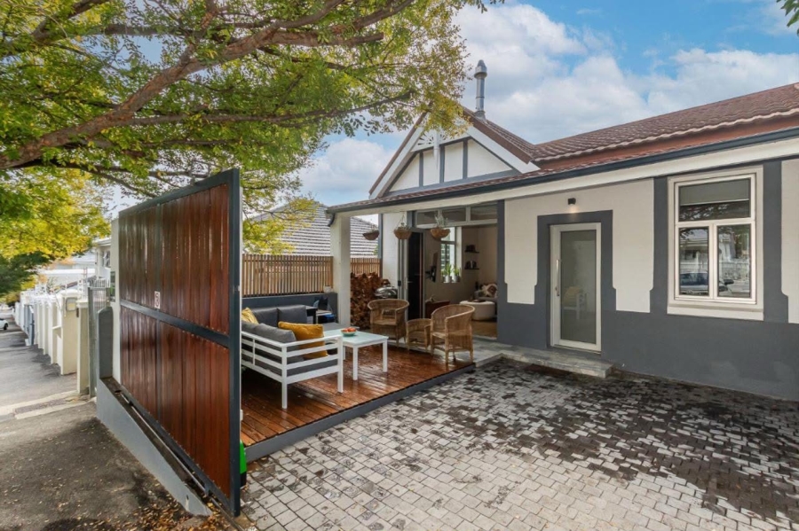 2 Bedroom Property for Sale in Sea Point Western Cape